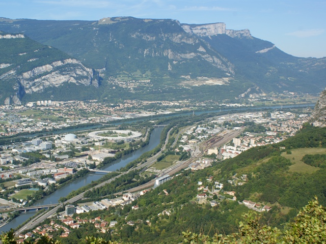 Le Vercors derrière le syncrotron