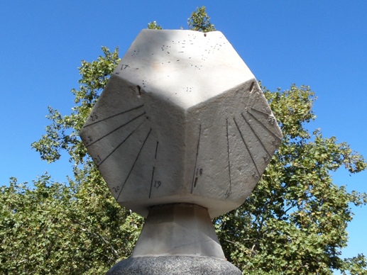 Dodécaèdre, jardin Bellini Catane Sicile - photo Patrice Debart 2014