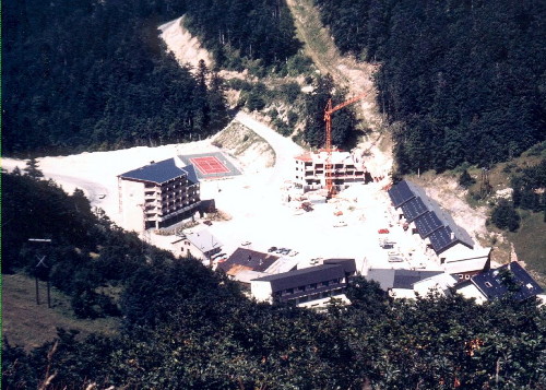 construction immeuble au col de rousset - photo copyright Patrice Debart 1990